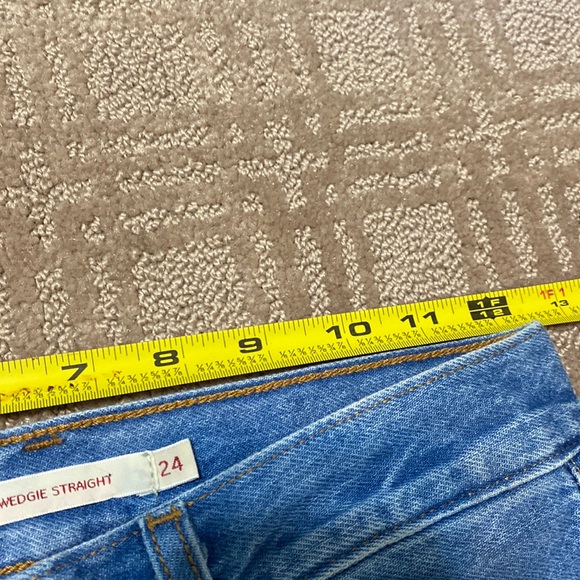 {Levi's} Wedgie Straight Fit Cropped Jeans ~ Size 24 - Picture 12 of 16